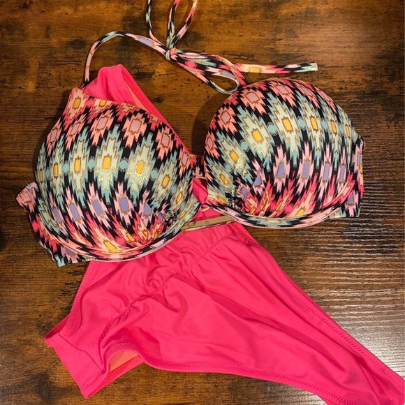 Bombshell Bikini - Picture 1 of 3